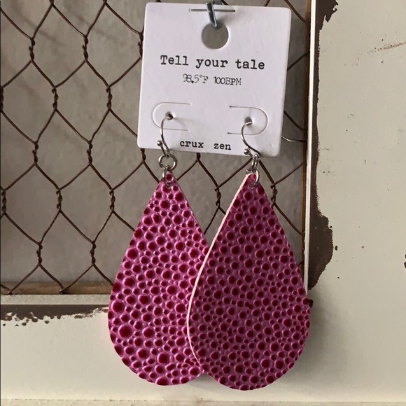 Jewelry - NWT pink leather Earrings